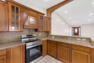 10212 NW 129th St, Hialeah Gardens, FL 33018 - Photo 18