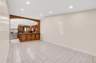 10212 NW 129th St, Hialeah Gardens, FL 33018 - Photo 10