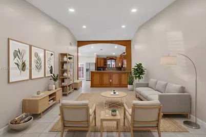 10212 NW 129th St, Hialeah Gardens, FL 33018 - Photo 2