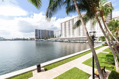 17150 N Bay Rd #2902, Sunny Isles Beach, FL 33160 - Photo 26