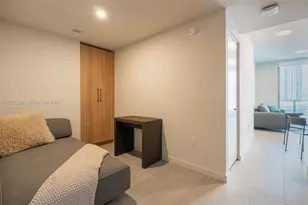 121 NE 5th St, Miami, FL 33132 - Photo 4