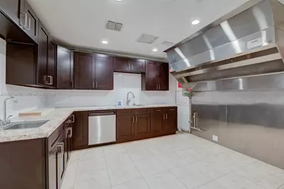 359 10th St, Lake Park, FL 33403 - Photo 10