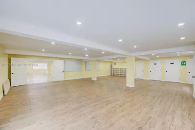 359 10th St, Lake Park, FL 33403 - Photo 32