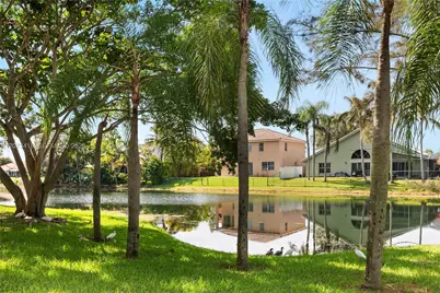 400 Palm Cir W #208, Pembroke Pines, FL 33025 - Photo 32