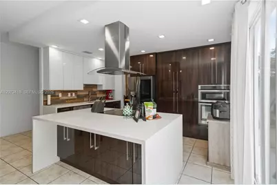 8741 NW 110th Ave, Doral, FL 33178 - Photo 16