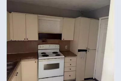 3035 NW 55th St, Miami, FL 33142 - Photo 6