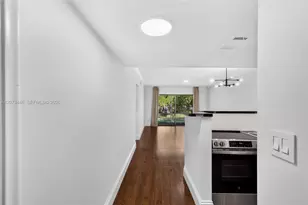 899 SE 2nd Ave, Deerfield Beach, FL 33441 - Photo 2