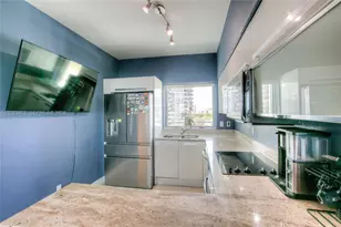 601 NE 36th St, Miami, FL 33137 - Photo 4