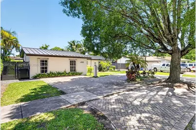 10315 SW 129th Ct, Miami, FL 33186 - Photo 4