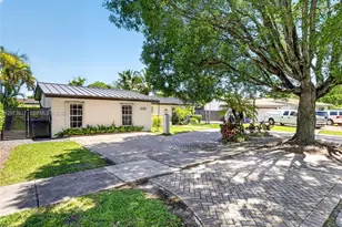 10315 SW 129th Ct, Miami, FL 33186 - Photo 4
