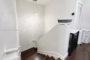 5930 NW 104th Path, Doral, FL 33178 - Photo 8