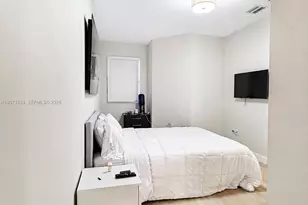 5930 NW 104th Path, Doral, FL 33178 - Photo 14
