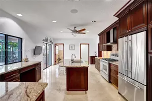 612 Hibiscus Dr, Hallandale Beach, FL 33009 - Photo 10