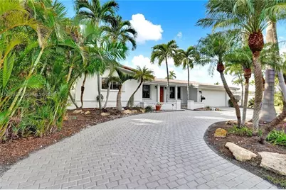 612 Hibiscus Dr, Hallandale Beach, FL 33009 - Photo 2