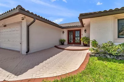 6302 NW 201st Ter, Hialeah, FL 33015 - Photo 8