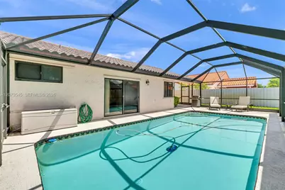 6302 NW 201st Ter, Hialeah, FL 33015 - Photo 4
