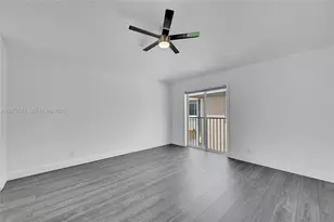 11201 Lakeview Dr, Coral Springs, FL 33071 - Photo 14