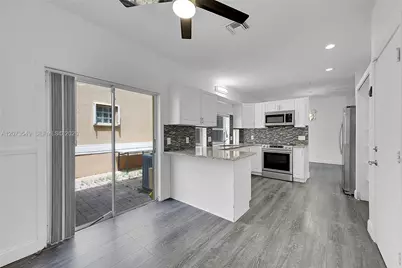 11201 Lakeview Dr #48-M, Coral Springs, FL 33071 - Photo 10