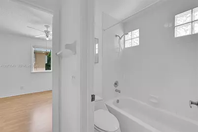 11201 Lakeview Dr #48-M, Coral Springs, FL 33071 - Photo 22