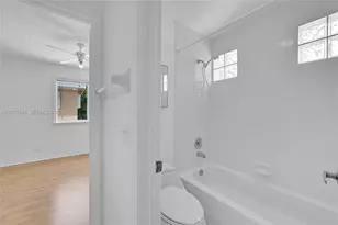 11201 Lakeview Dr, Coral Springs, FL 33071 - Photo 22
