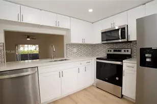 4291 NW 9th Ave, Deerfield Beach, FL 33064 - Photo 2