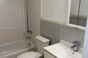 536 14th St, Miami Beach, FL 33139 - Photo 24