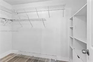 600 NE 36th St, Miami, FL 33137 - Photo 16
