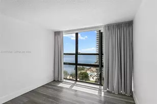 600 NE 36th St, Miami, FL 33137 - Photo 10