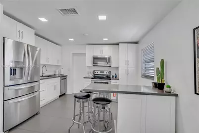 1610 S 24th Ct, Hollywood, FL 33020 - Photo 14