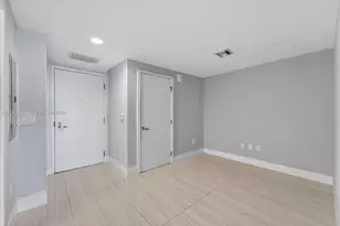16385 Biscayne Blvd, North Miami Beach, FL 33160 - Photo 24