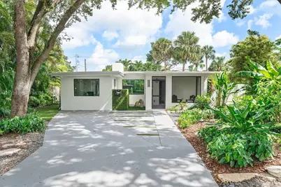 1609 SW 12th Ct, Fort Lauderdale, FL 33312 - Photo 2