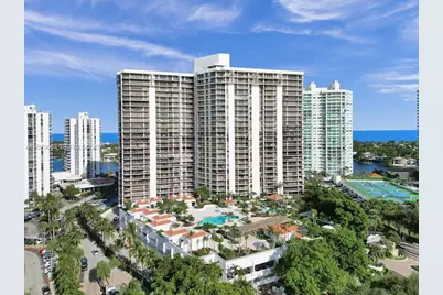 20281 E Country Club Dr #404, Aventura, FL 33180 - Photo 2