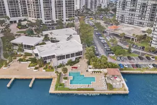 20281 E Country Club Dr, Aventura, FL 33180 - Photo 12