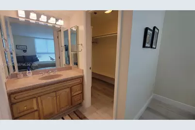 3200 Collins Ave #9-1, Miami Beach, FL 33140 - Photo 12