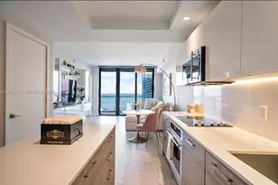 121 NE 34th St, Miami, FL 33137 - Photo 10