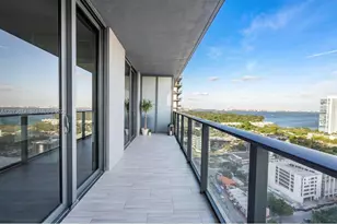 121 NE 34th St, Miami, FL 33137 - Photo 28
