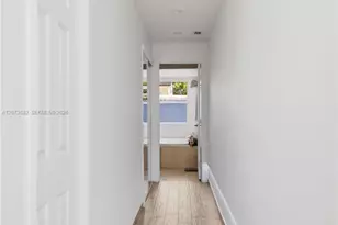 8635 SW 15th St, Pembroke Pines, FL 33025 - Photo 14