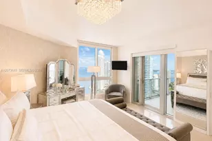 300 S Biscayne Blvd, Miami, FL 33131 - Photo 12