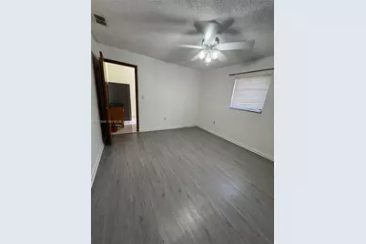 5530 E 6th Ave #101, Hialeah, FL 33013 - Photo 8