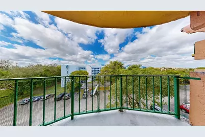 9360 Fontainebleau Blvd #510, Miami, FL 33172 - Photo 14