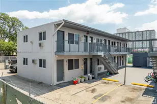 734 NW 80th St, Miami, FL 33150 - Photo 8