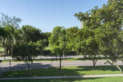 3301 N Country Club Dr #310, Aventura, FL 33180 - Photo 18