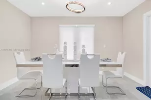 621 E Tropical Way, Plantation, FL 33317 - Photo 2
