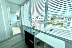 8233 Harding Ave, Miami Beach, FL 33141 - Photo 18