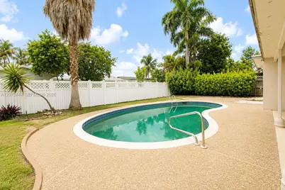 1060 N Douglas Rd, Pembroke Pines, FL 33024 - Photo 24