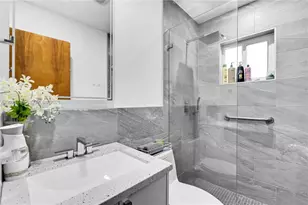 980 W 43rd Pl, Hialeah, FL 33012 - Photo 16