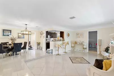 8544 Sheraton Dr, Miramar, FL 33025 - Photo 4