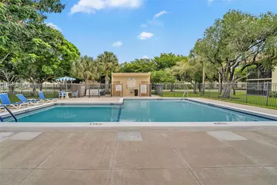 307 Lakeview Dr #202, Weston, FL 33326 - Photo 42