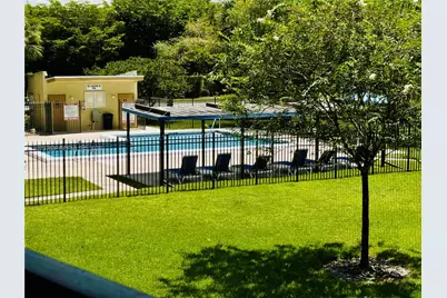 307 Lakeview Dr #202, Weston, FL 33326 - Photo 1