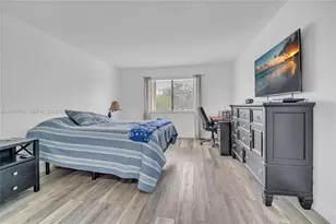 307 Lakeview Dr, Weston, FL 33326 - Photo 14